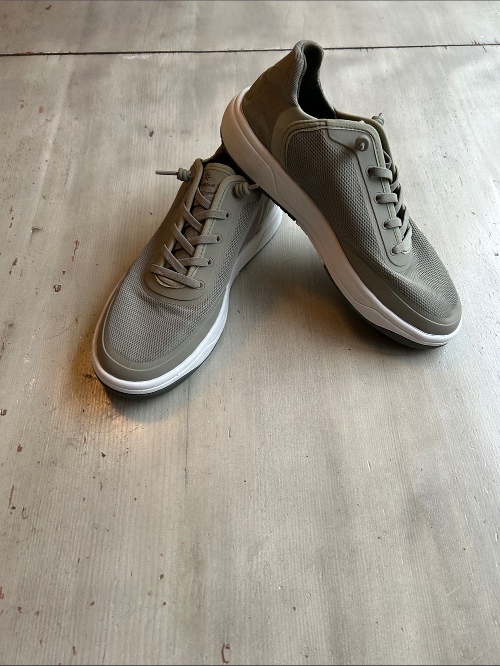 Women’s  Casual Lace-Up Sneakers in Light Gray